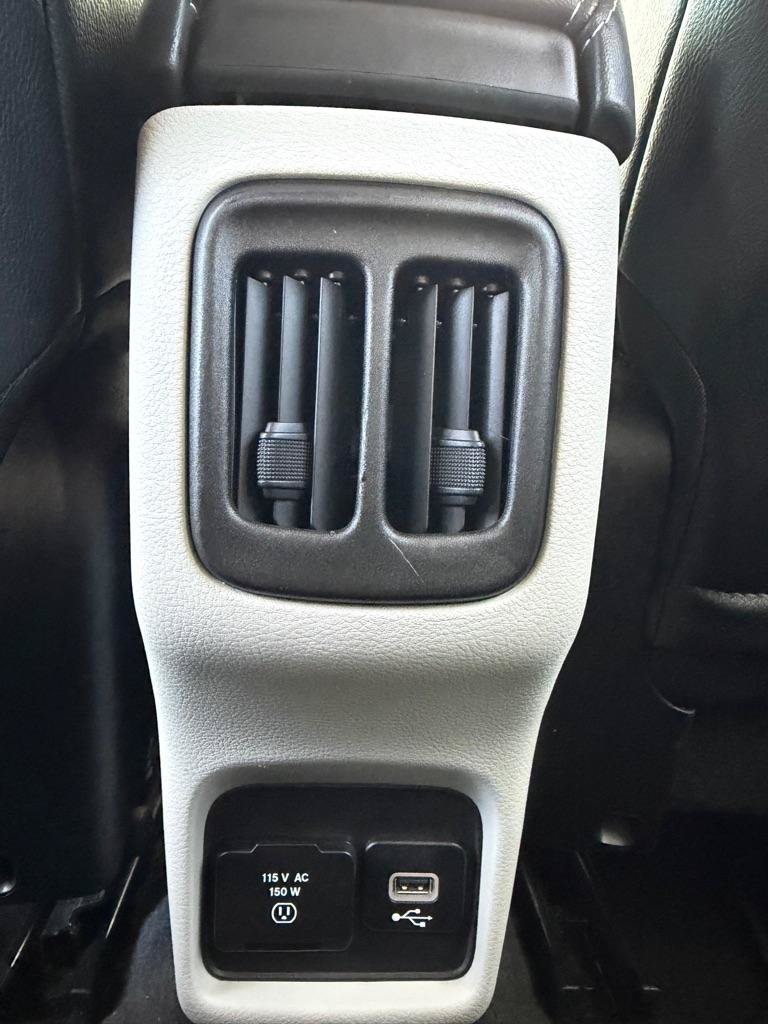 Used 2018 Jeep Compass Latitude w/ Popular Equipment Group AWD/4WD image 32
