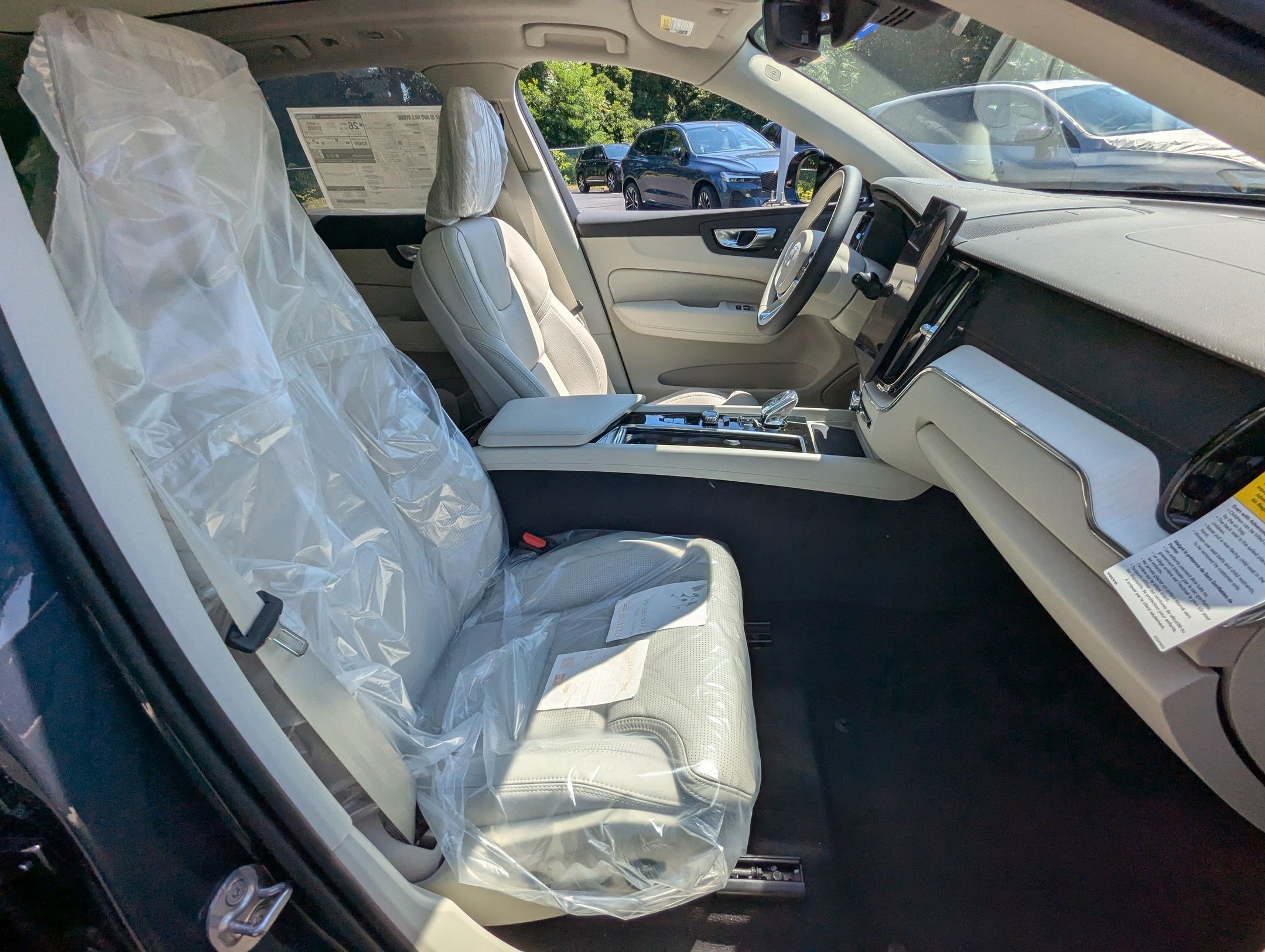 New 2026 Volvo XC60 B5 Ultra w/ Protection Package Premier image 22