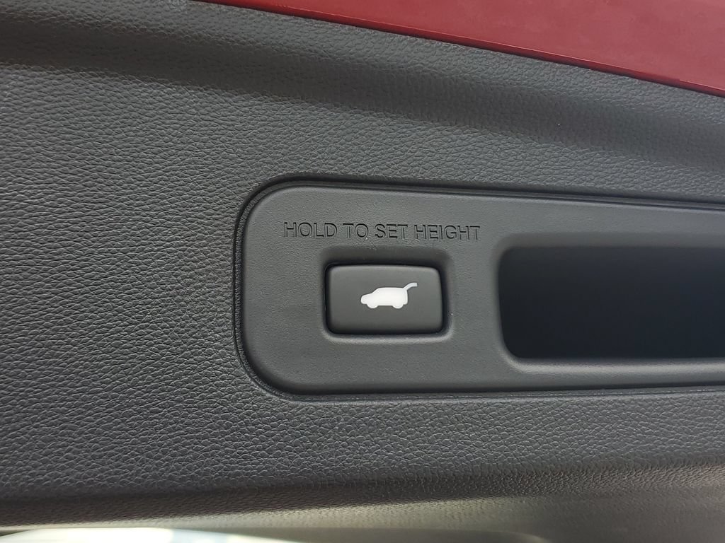 Certified 2025 Acura MDX w/ Technology Package FWD image 10