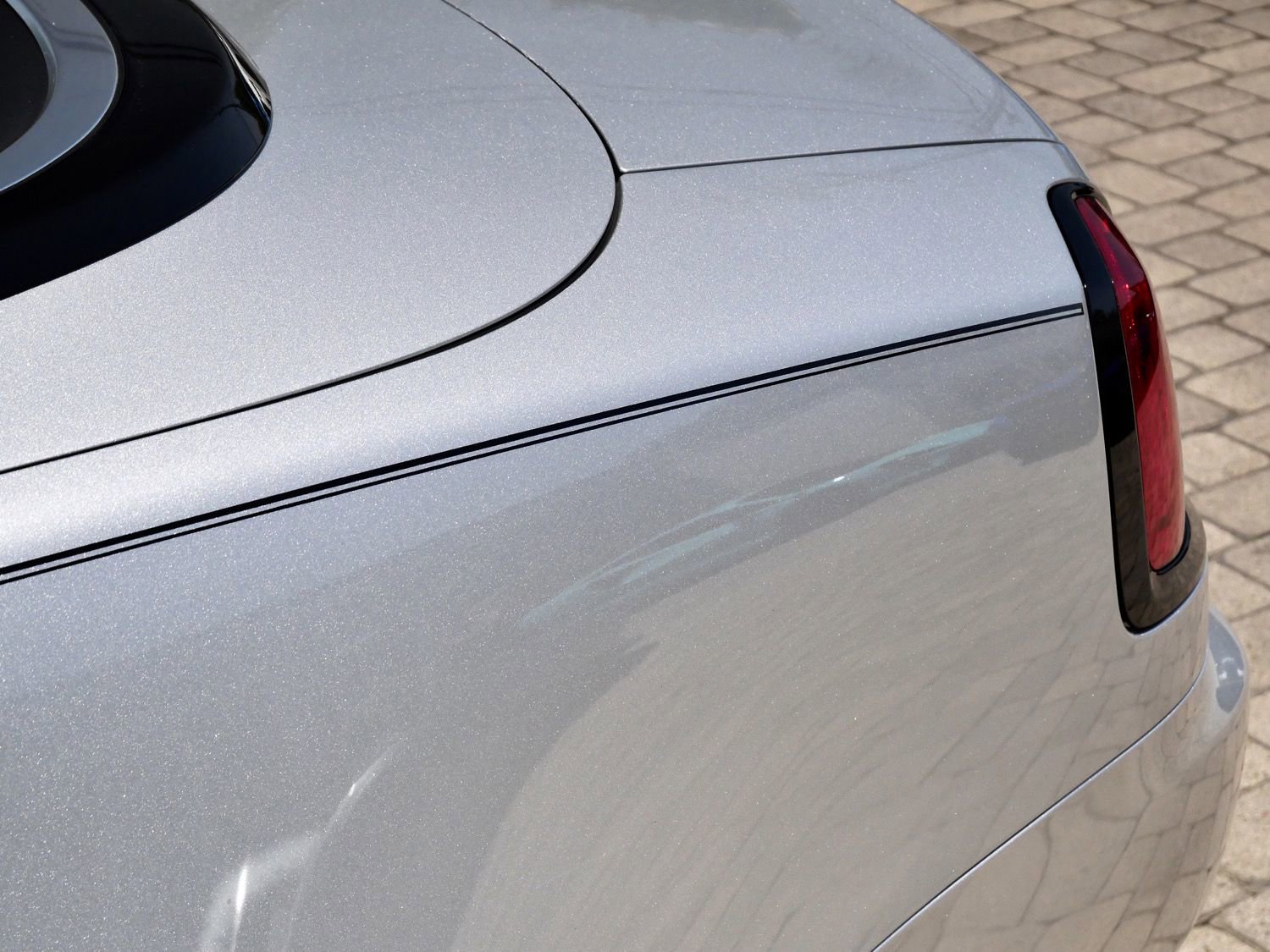 Used 2021 Rolls-Royce Dawn RWD image 12