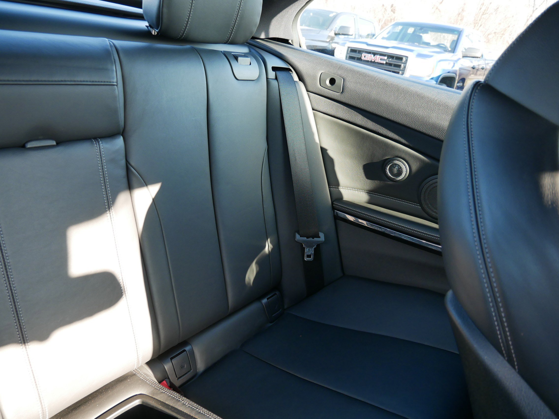 Used 2015 BMW M4 Convertible image 13