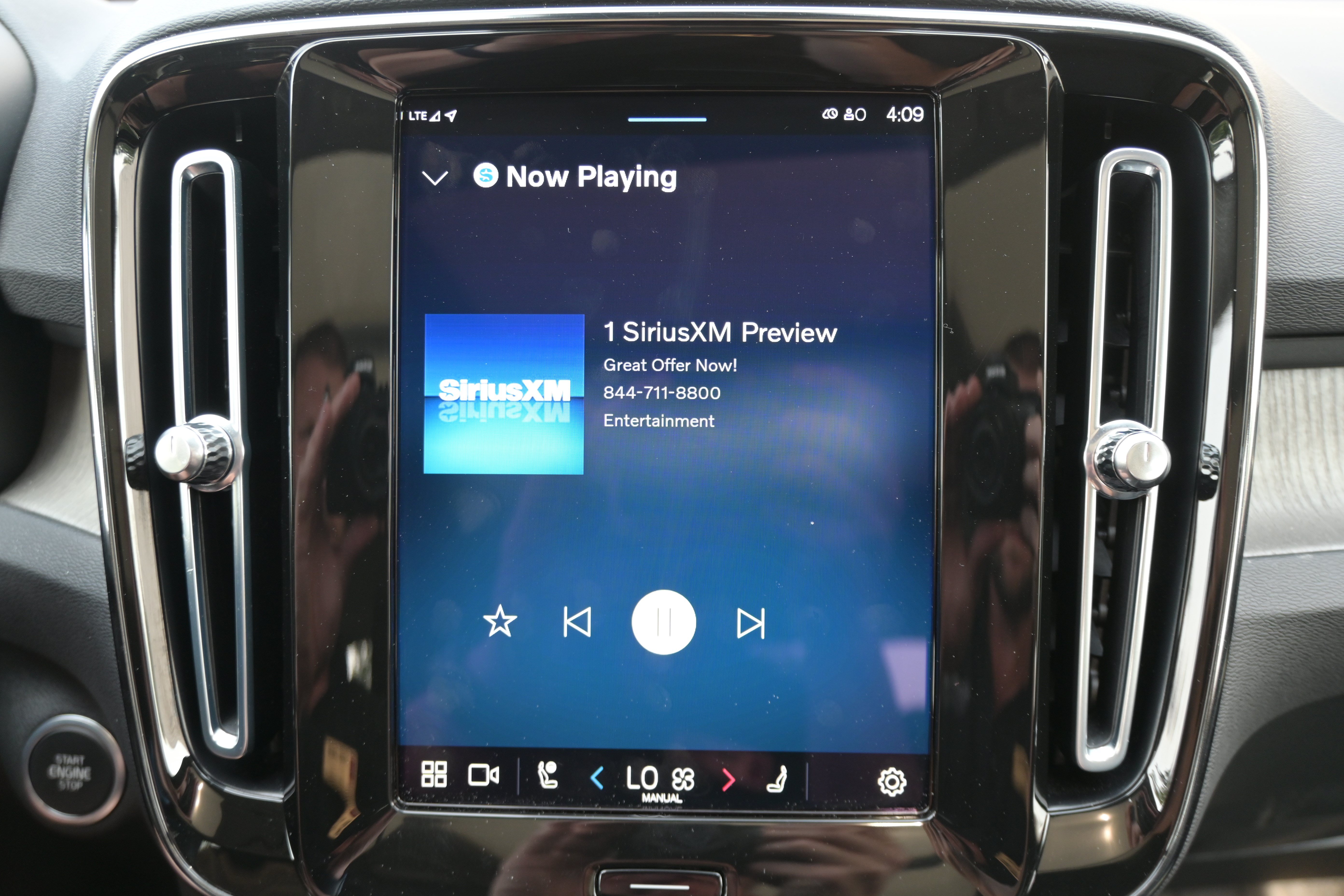 Used 2023 Volvo XC40 B5 Ultimate w/ Climate Package AWD/4WD image 25