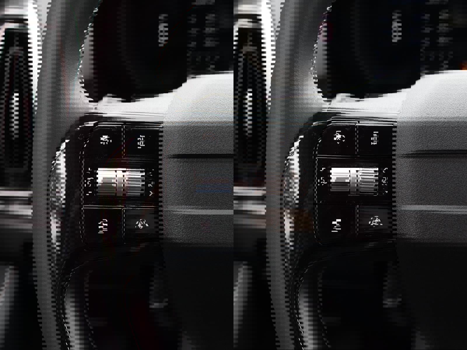 New 2026 Kia Sorento S w/ S Panoramic Sunroof Package image 34