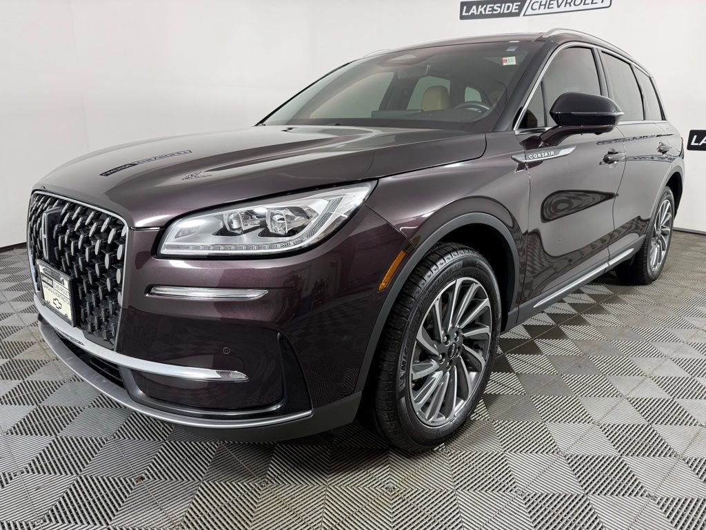 Used 2023 Lincoln Corsair Reserve w/ Equipment Group 201A AWD/4WD image 2