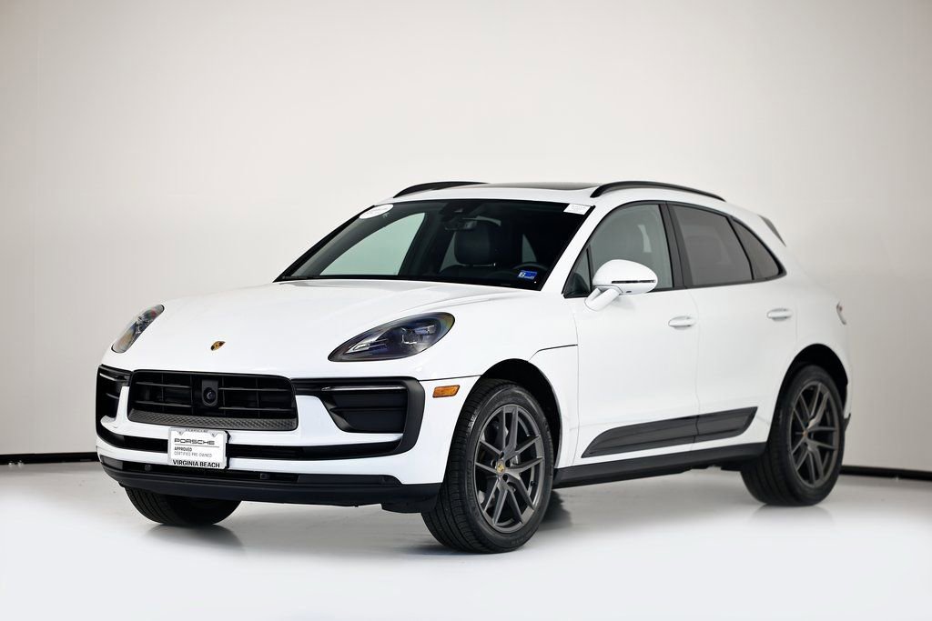 Certified 2025 Porsche Macan image 1
