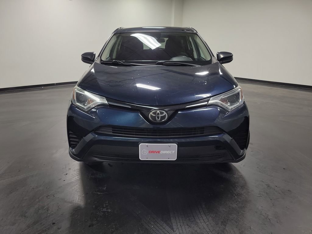 Used 2018 Toyota RAV4 LE image 2