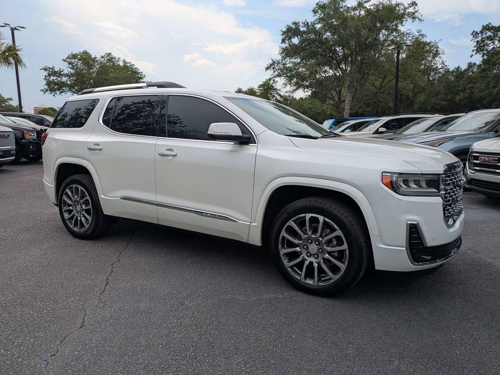 Used 2023 GMC Acadia Denali w/ Denali Ultimate Package FWD image 2
