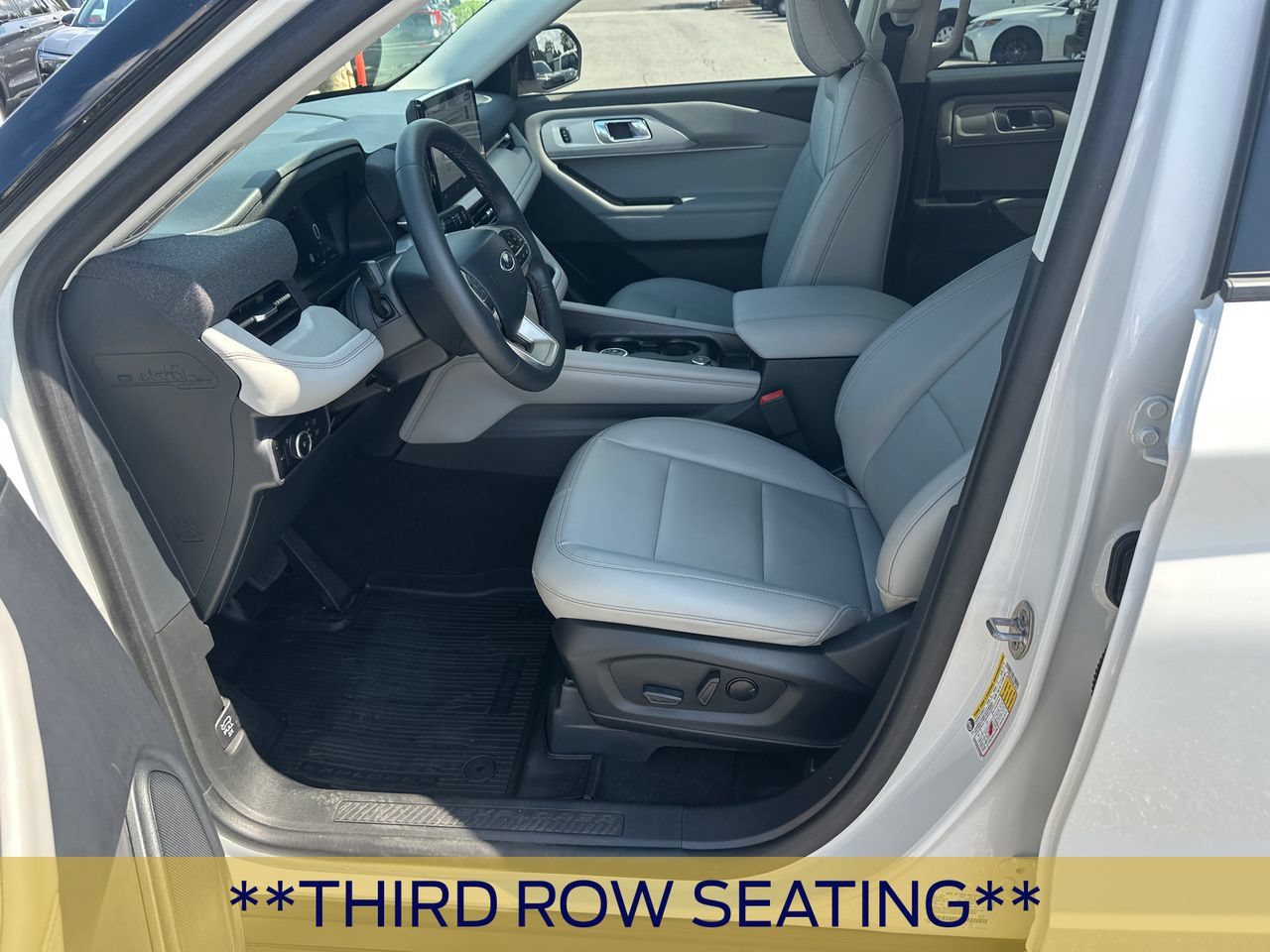 Used 2025 Ford Explorer Active w/ Active Comfort Package AWD/4WD image 10