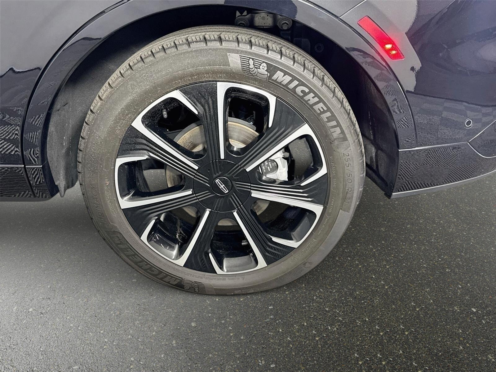 Used 2024 Lincoln Nautilus Reserve AWD/4WD image 31