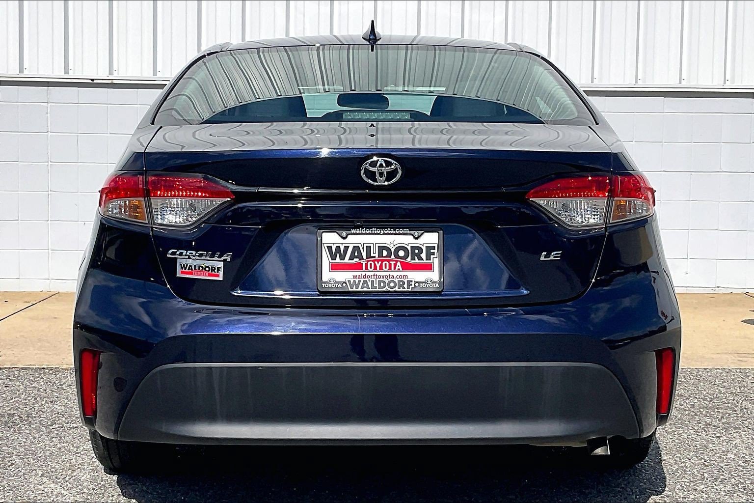 Used 2025 Toyota Corolla LE FWD image 5