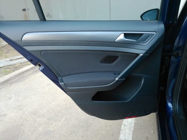 Used 2019 Volkswagen e-Golf SE w/ Driver Assistance Package FWD image 16