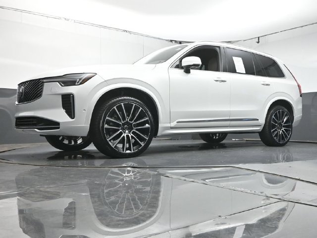 Used 2026 Volvo XC90 B6 Plus w/ Protection Package Premier AWD/4WD image 37