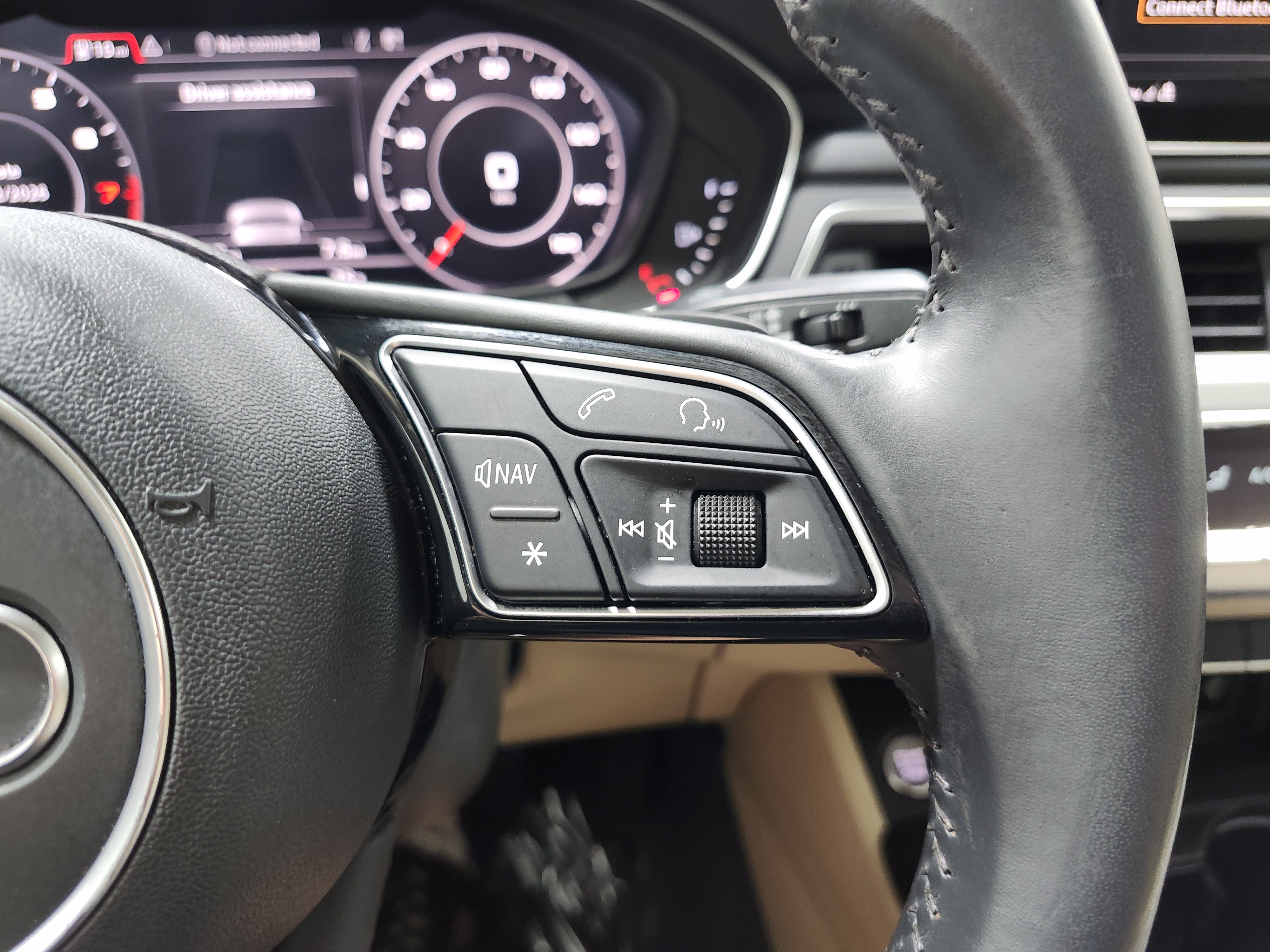 Used 2018 Audi A4 2.0T Premium AWD/4WD image 39