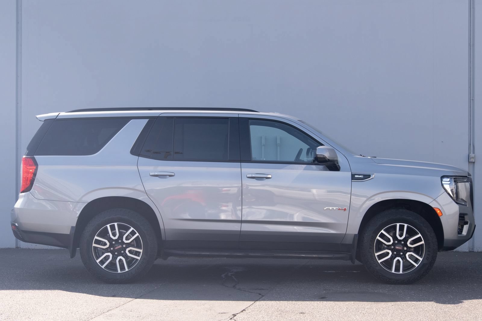 Used 2024 GMC Yukon AT4 AWD/4WD image 31