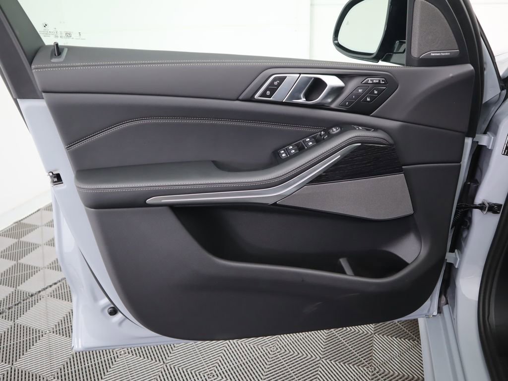 New 2026 BMW X7 M60i image 26
