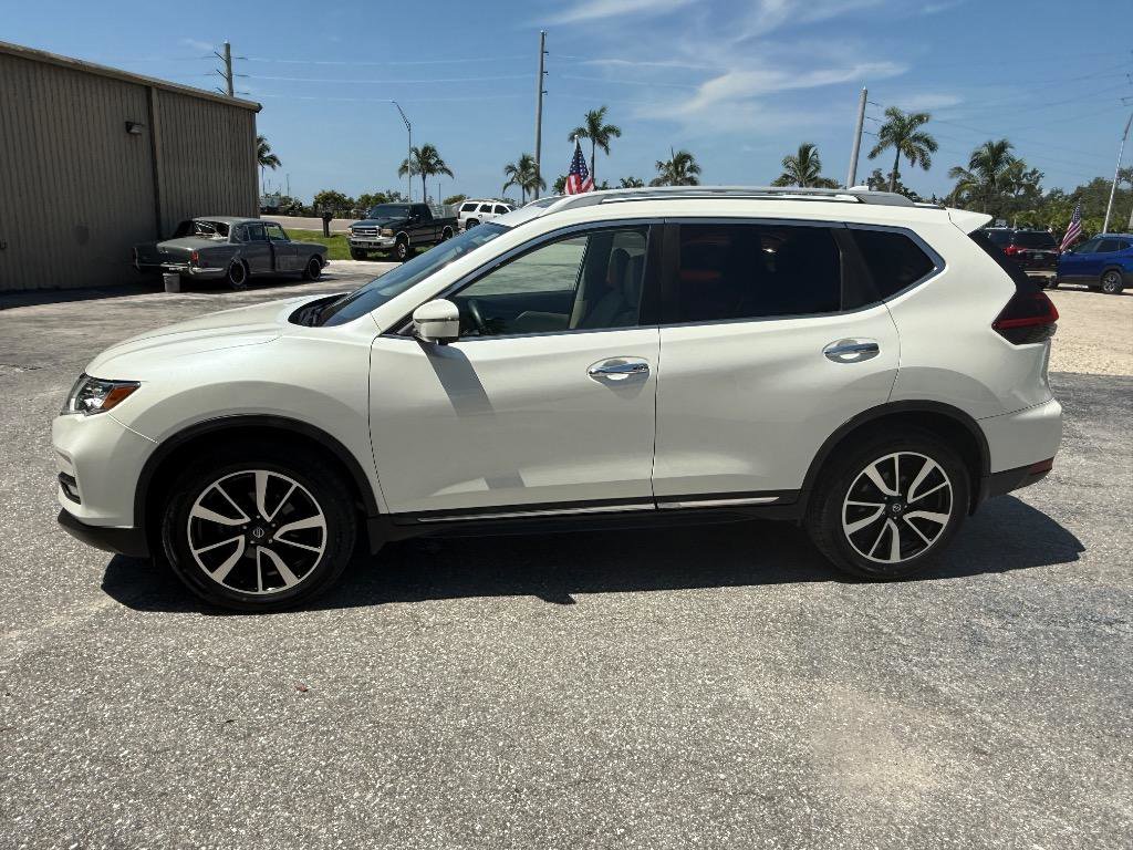 Used 2019 Nissan Rogue SL w/ Premium Package image 3
