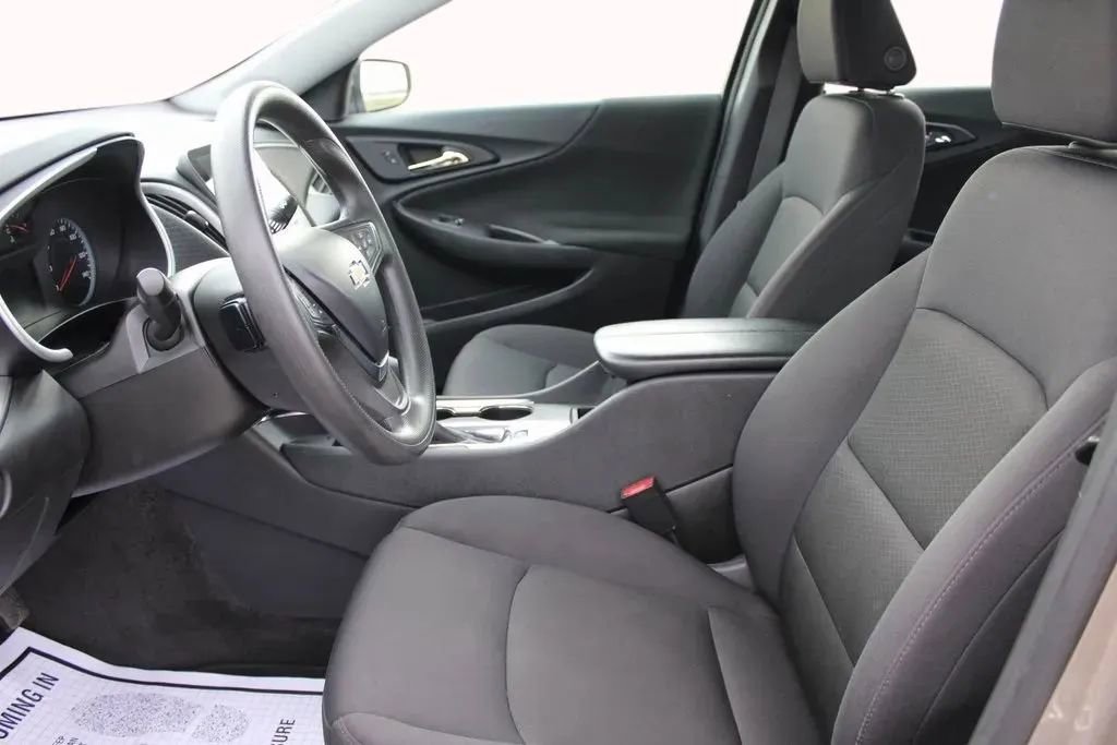 Used 2024 Chevrolet Malibu LS image 9
