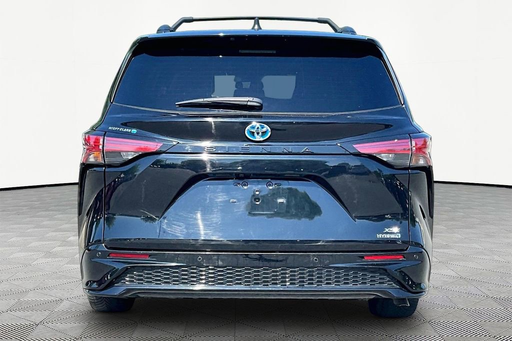 Used 2021 Toyota Sienna XSE w/ XSE Plus Package FWD image 7
