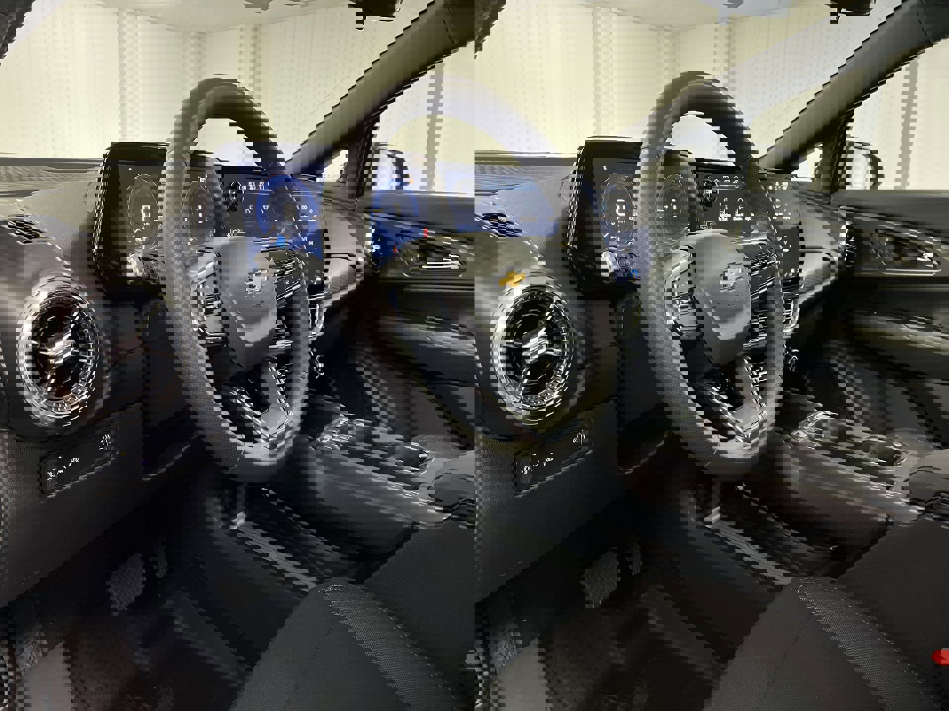 New 2026 Chevrolet Equinox EV LT image 44