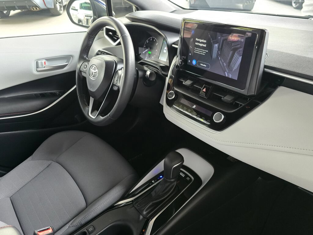 Used 2024 Toyota Corolla SE w/ SE Package FWD image 10
