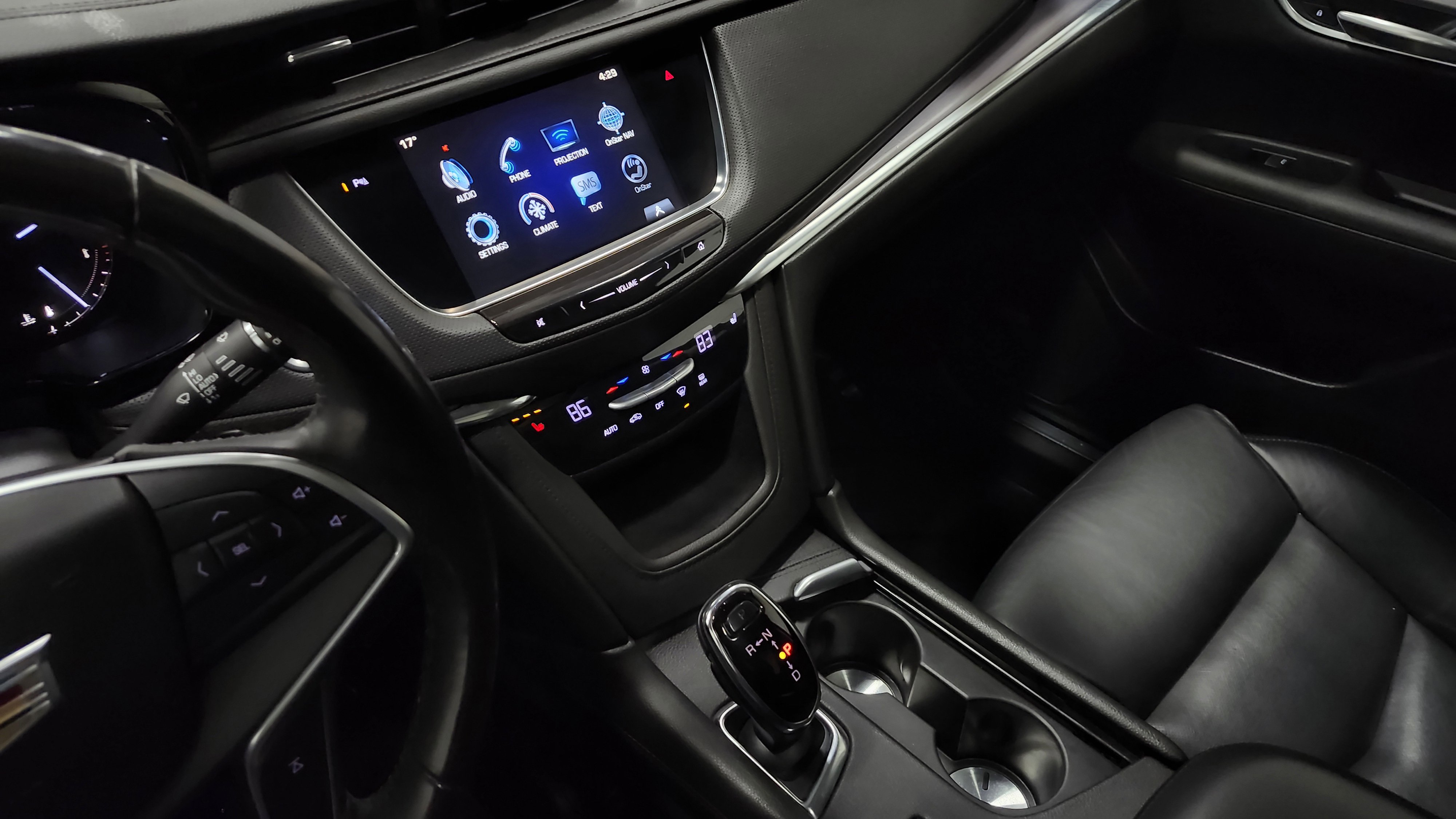 Used 2017 Cadillac XT5 Luxury image 32