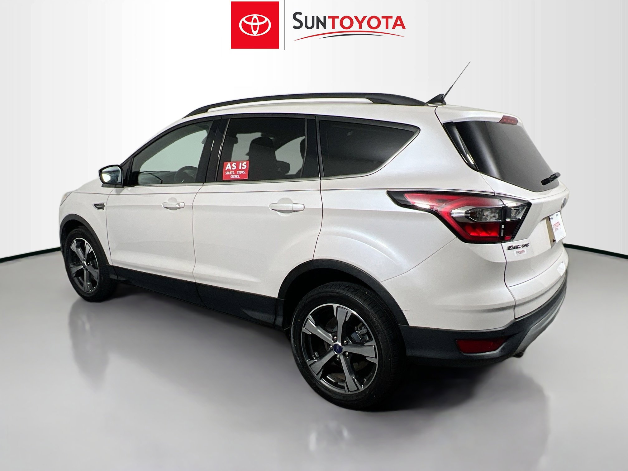 Used 2018 Ford Escape SEL w/ Ford Safe & Smart Package FWD image 6