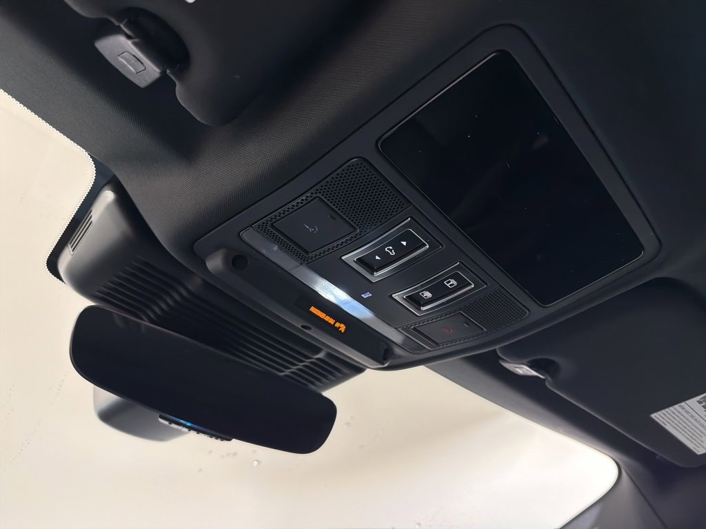 Used 2024 Land Rover Range Rover Evoque S image 18