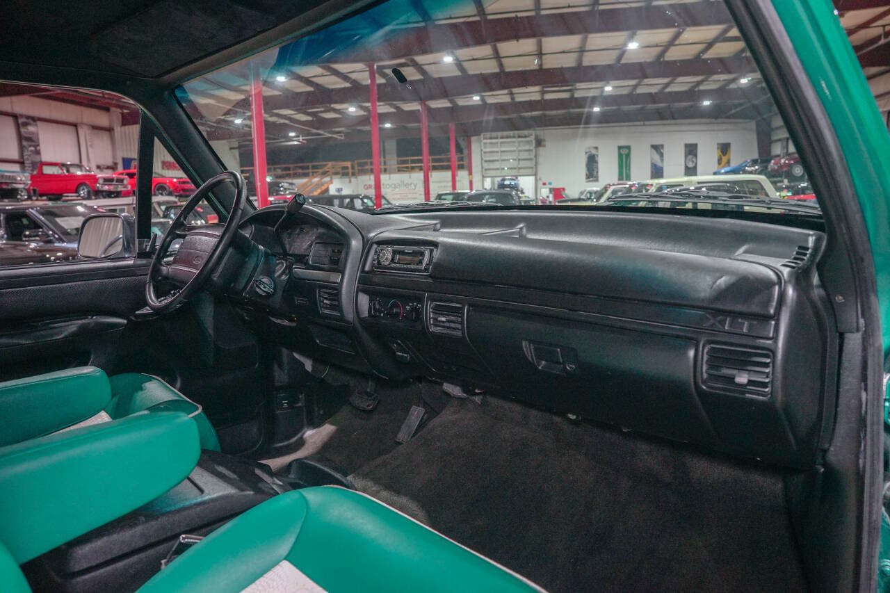 Used 1995 Ford Bronco XLT AWD/4WD image 37
