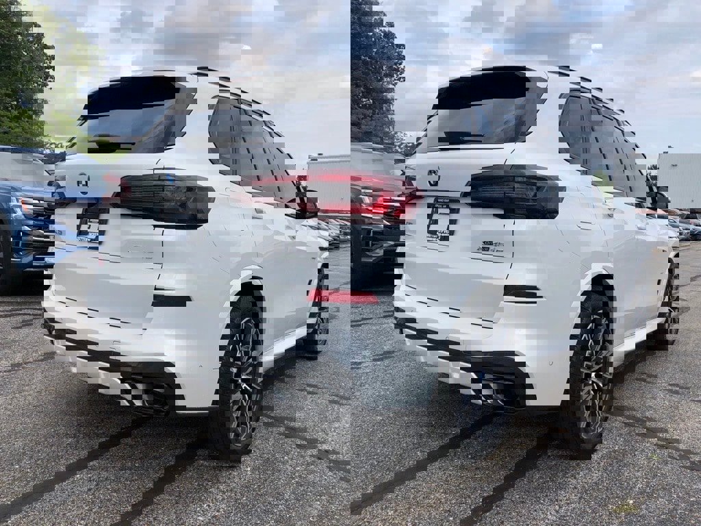 Used 2023 BMW X5 xDrive45e w/ Executive Package image 6