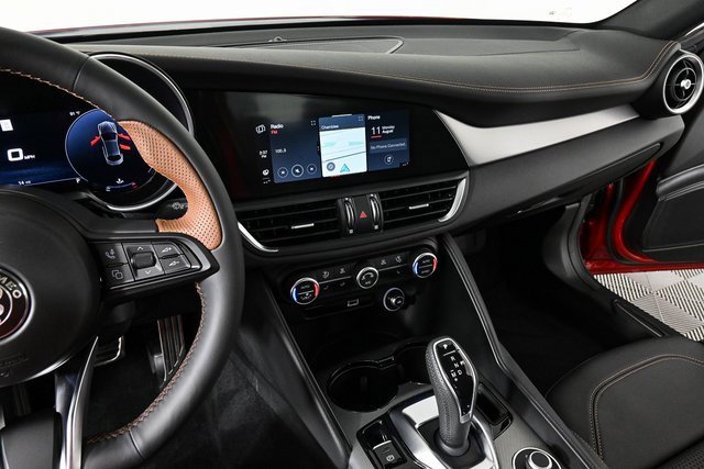 New 2025 Alfa Romeo Giulia w/ Driving Assist Package image 15