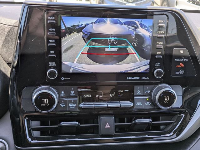 Used 2021 Toyota Highlander LE image 16