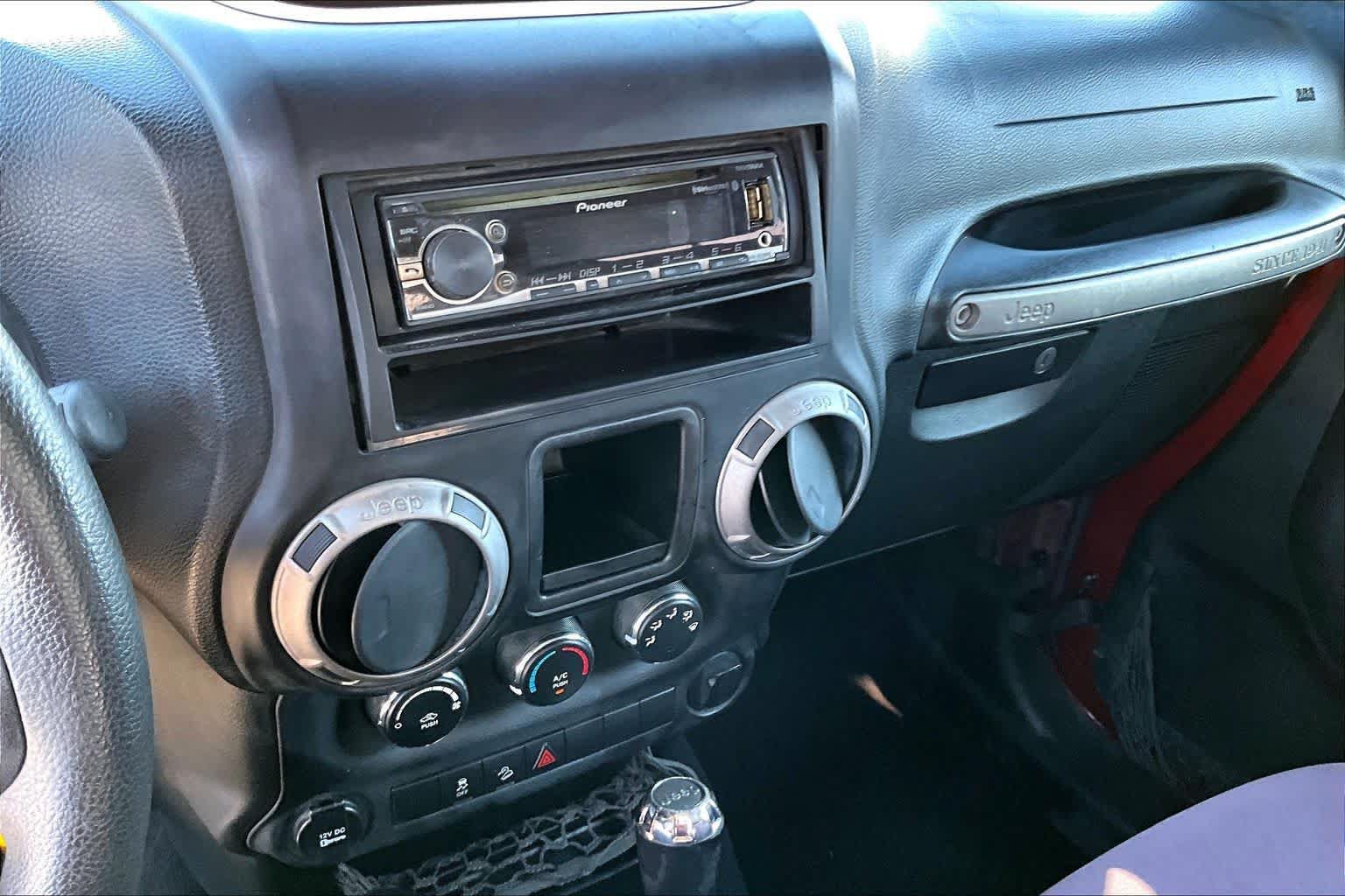 Used 2013 Jeep Wrangler Sport w/ Connectivity Group AWD/4WD image 29