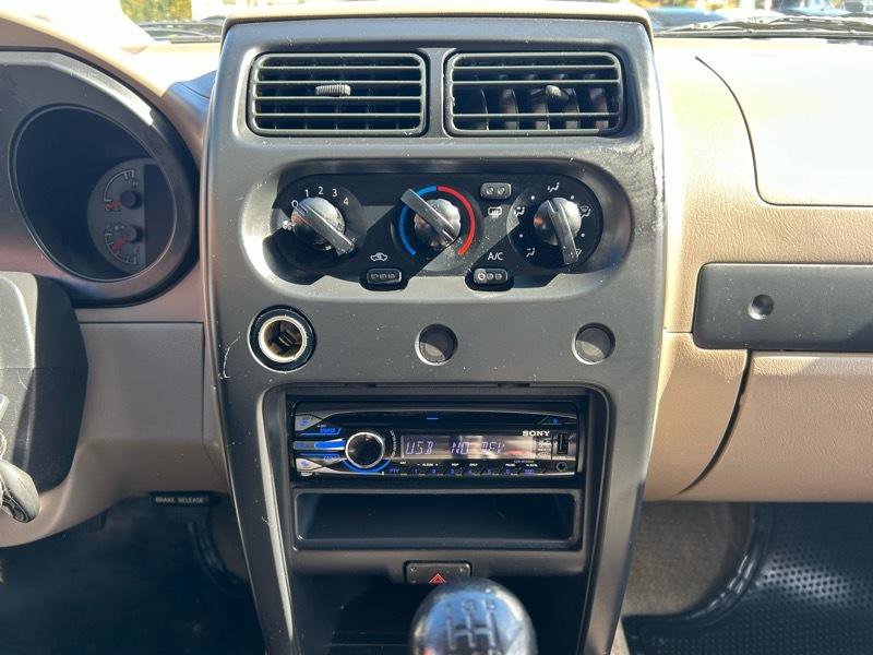 Used 2003 Nissan Frontier XE image 14