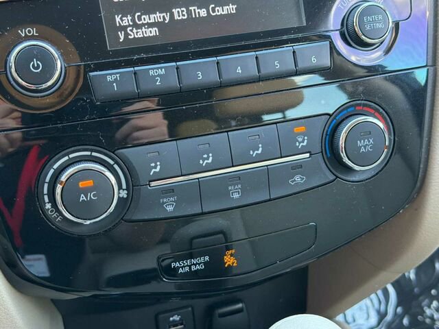 Used 2015 Nissan Rogue S image 24