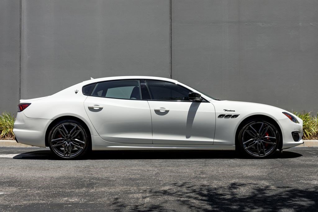 Used 2022 Maserati Quattroporte Modena RWD image 6
