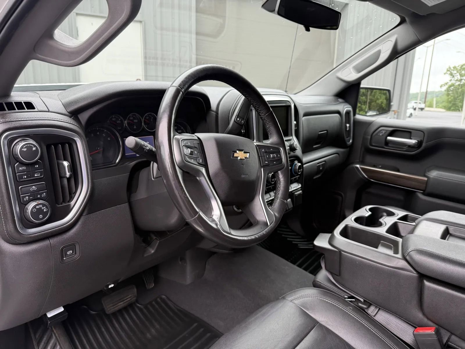 Used 2019 Chevrolet Silverado 1500 LT w/ All-Star Edition AWD/4WD image 7