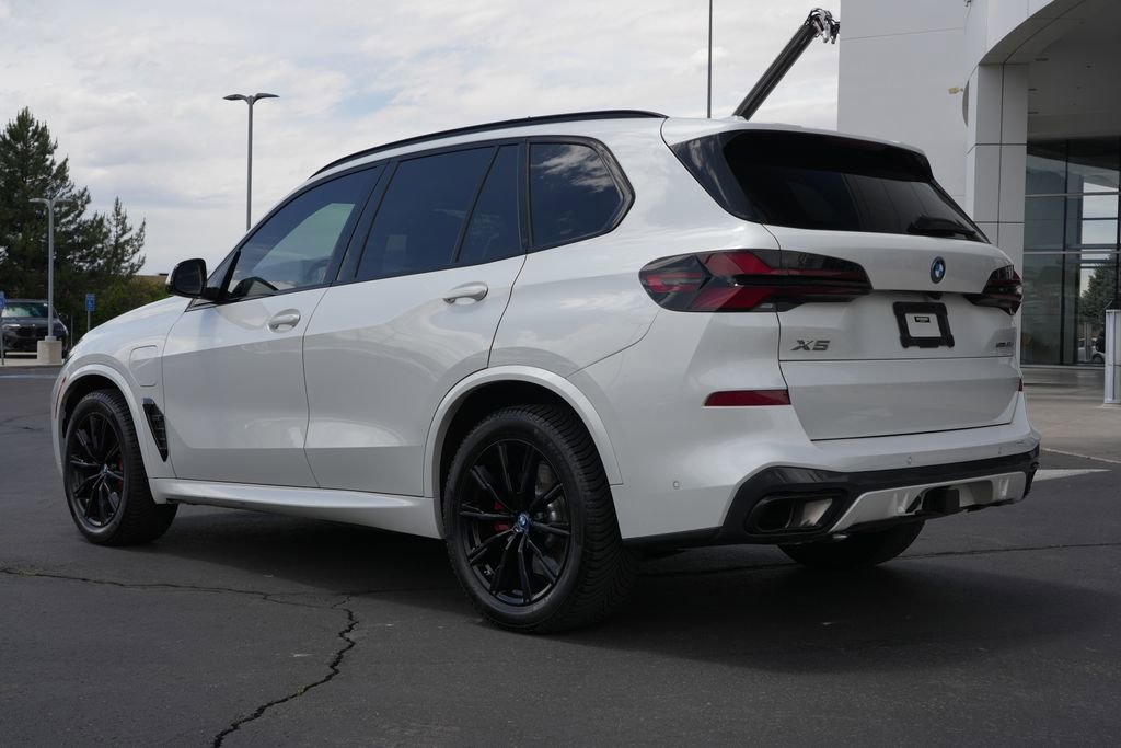 Used 2024 BMW X5 xDrive50e w/ M Sport Package AWD/4WD image 3
