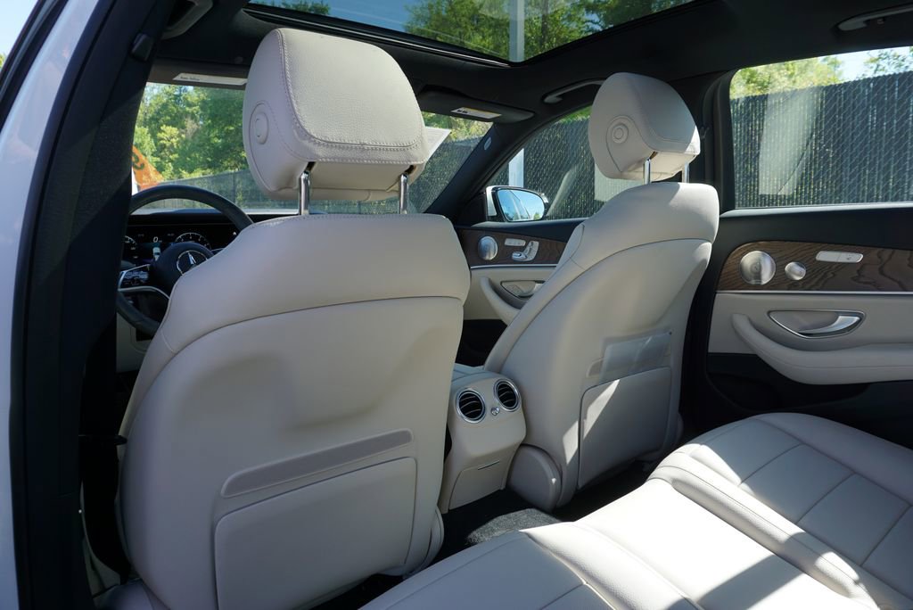 Used 2022 Mercedes-Benz E 350 Sedan image 15