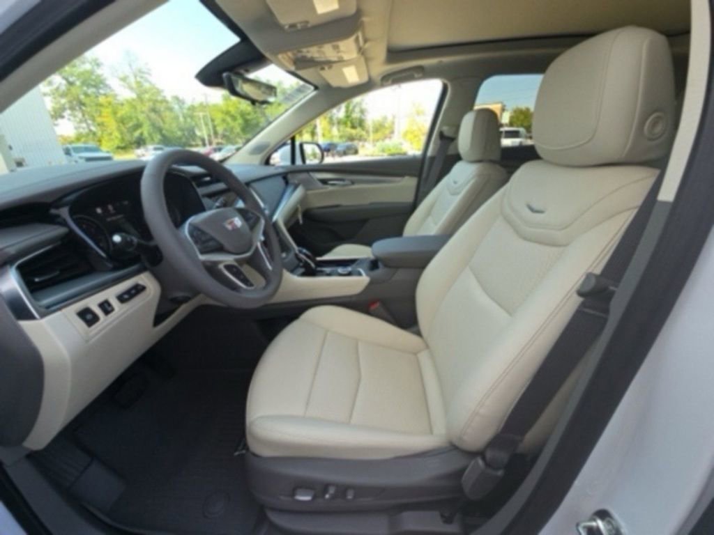 New 2026 Cadillac XT5 Premium Luxury w/ Driver Assist Package image 8