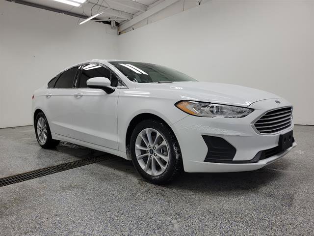 Used 2020 Ford Fusion SE image 2