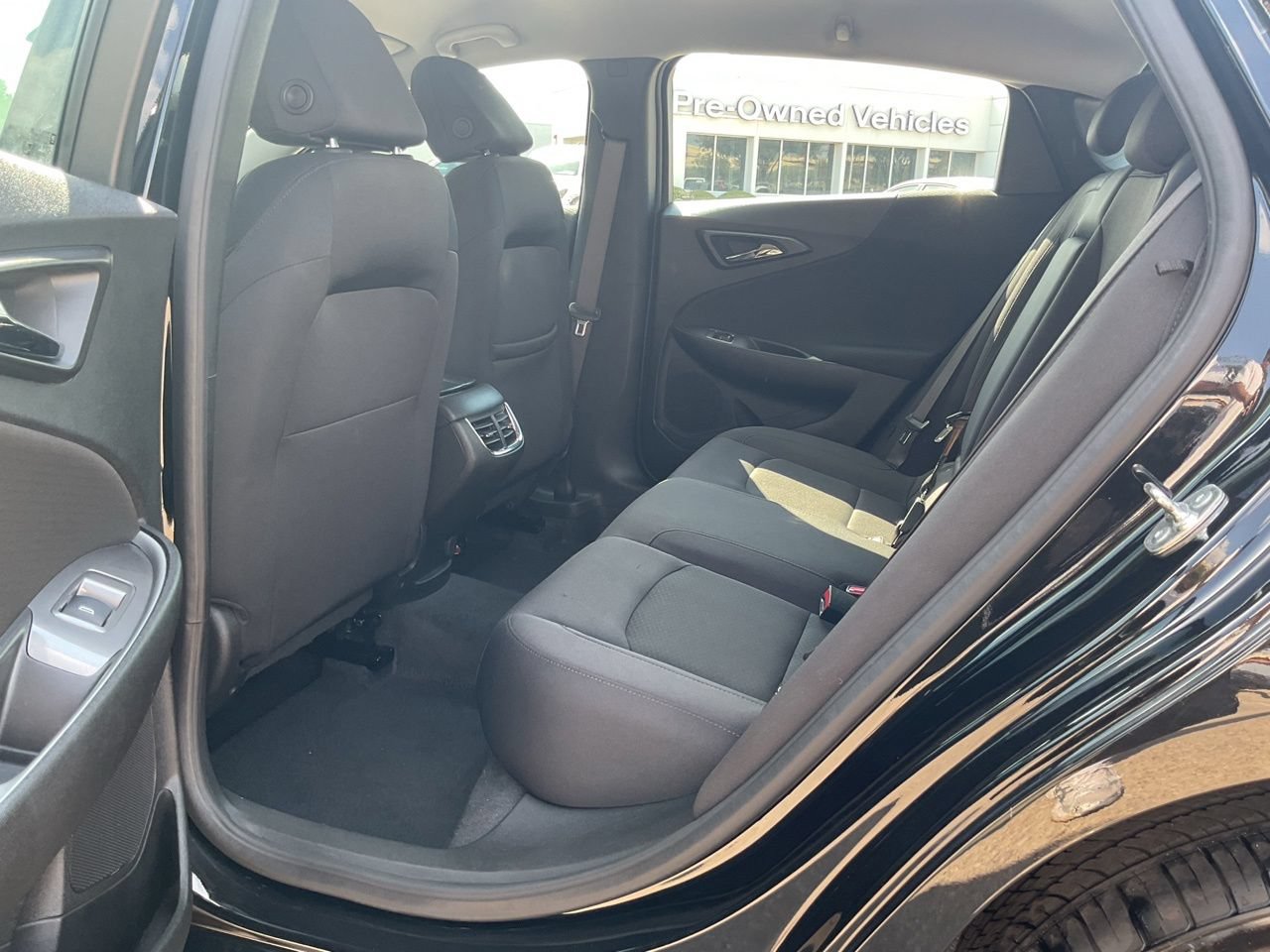 Used 2025 Chevrolet Malibu LT FWD image 11
