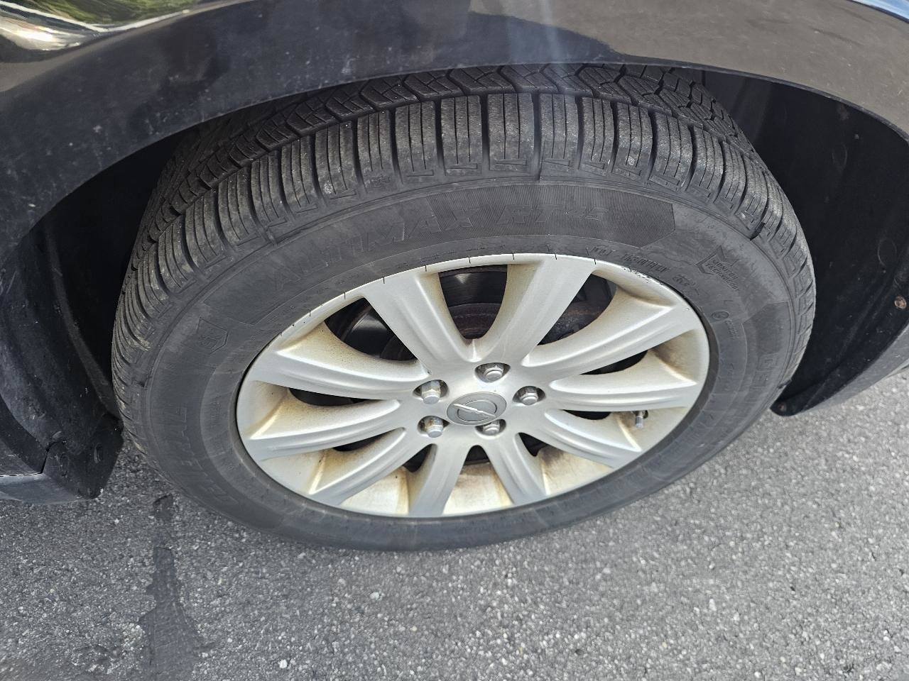 Used 2013 Chrysler 200 Touring FWD image 14
