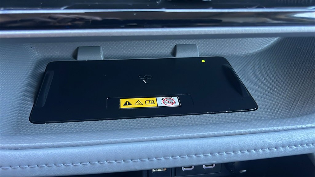 Used 2023 Toyota Highlander XLE image 26