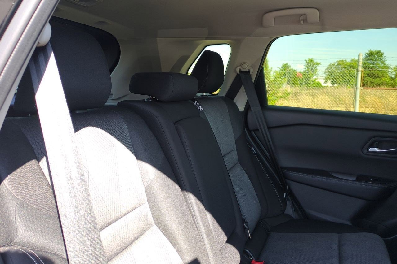 Certified 2024 Nissan Rogue SV FWD image 37