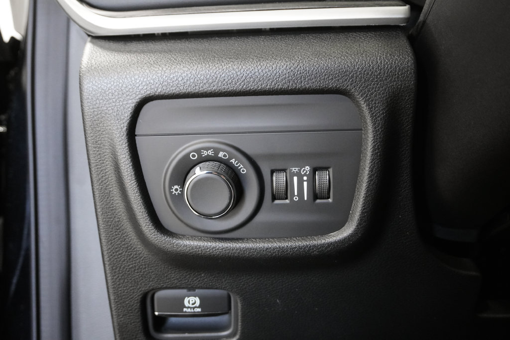 New 2026 Jeep Grand Cherokee Altitude AWD/4WD image 20