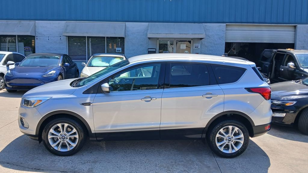 Used 2019 Ford Escape SE image 4