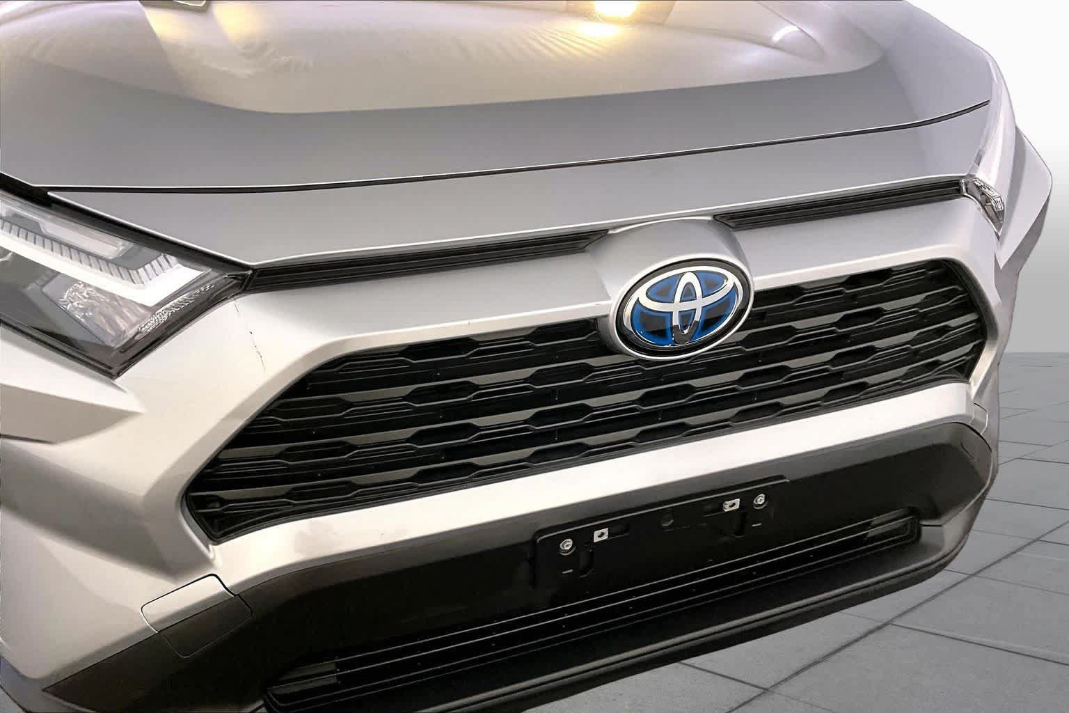 Used 2023 Toyota RAV4 XLE w/ Convenience Package AWD/4WD image 32