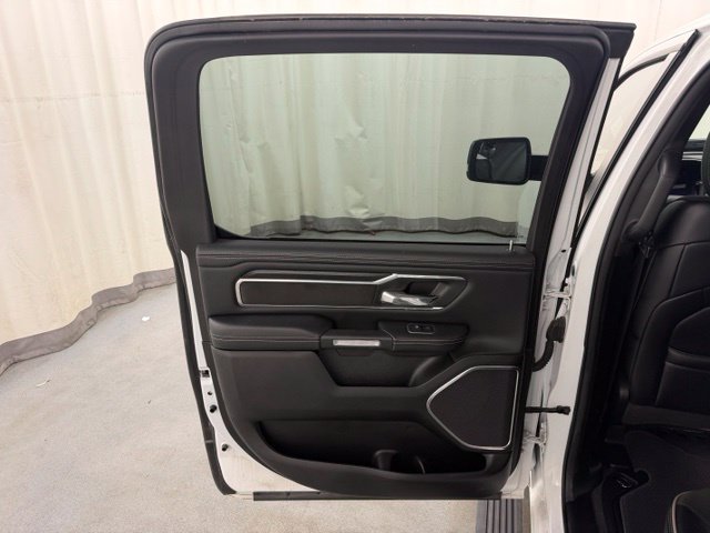 Used 2023 RAM 1500 Laramie AWD/4WD image 18