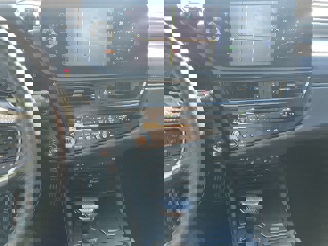 Certified 2022 Lexus ES 350 F Sport w/ Accessory Package image 6