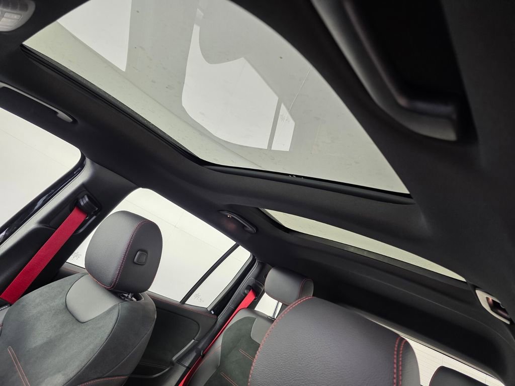 Certified 2025 Mercedes-Benz GLB 35 AMG 4MATIC image 12